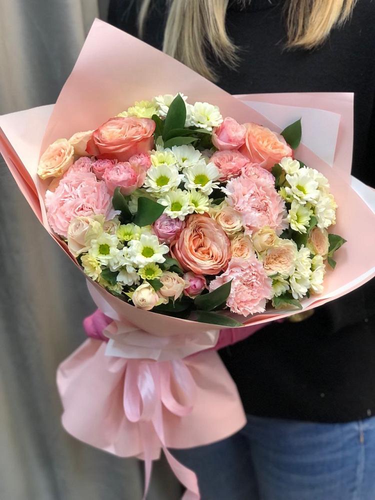 Букет цветов из: Гвоздики, Розы и Хризантемы в Веселоярске