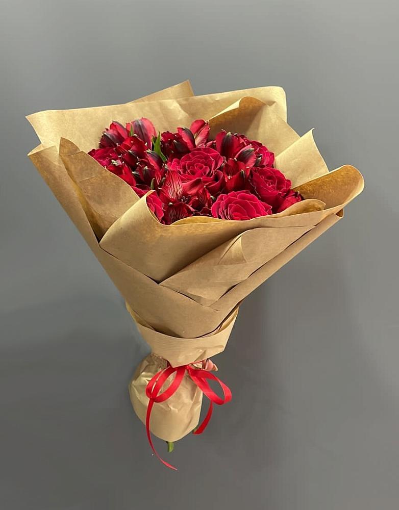 Букет цветов из: Альстромерии и Розы в Веселоярске