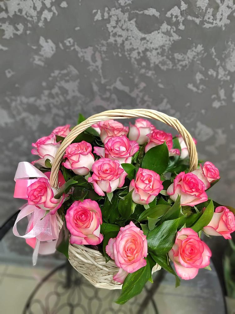 Цветочная композиция из Розы в корзине в Веселоярске