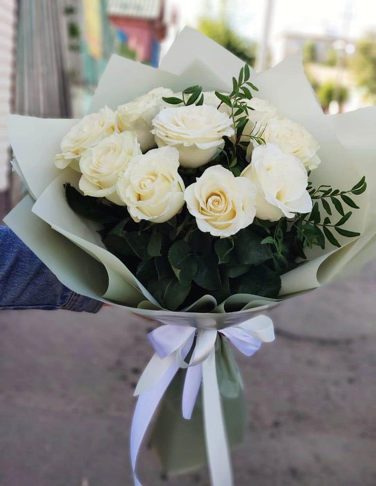Букет Белые розы Проуд в Веселоярске