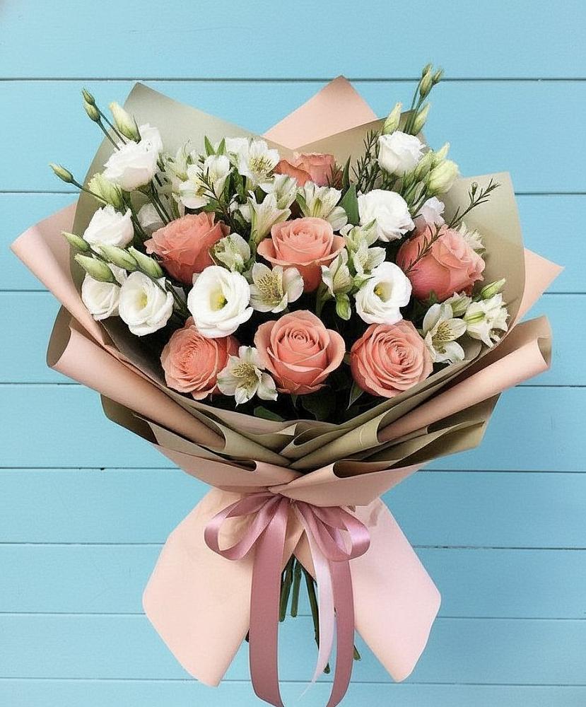 Букет цветов из: Розы, Альстромерии и Лизиантусы в Веселоярске