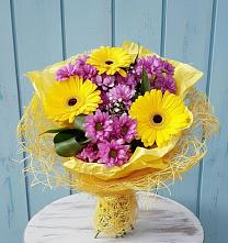 Букет цветов из:  Хризантемы и Герберы #REPLACE_PRED# Веселоярске