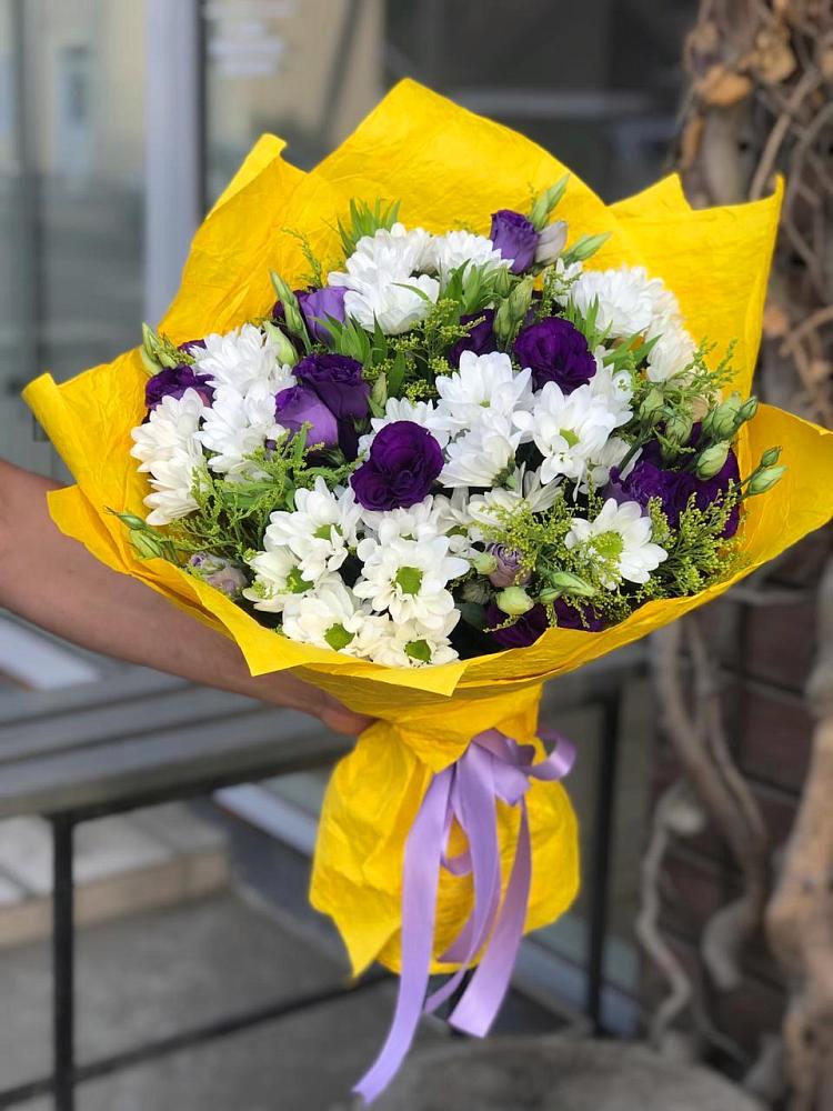 Букет цветов из: Ирисы, Хризантемы и Ромашки в Веселоярске