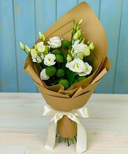 Букет цветов из:  Хризантемы и Лизиантусы в Веселоярске