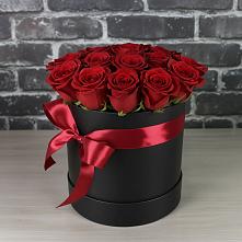 Цветочная композиция из Розы в шляпной коробке в Веселоярске