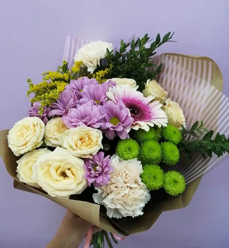 Букет цветов из: Хризантемы, Розы, Гвоздики и Герберы в Веселоярске