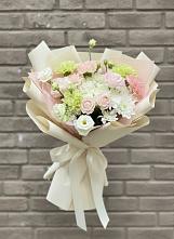 Букет цветов из:  Гвоздики, Розы, Лизиантусы и Хризантемы в Веселоярске