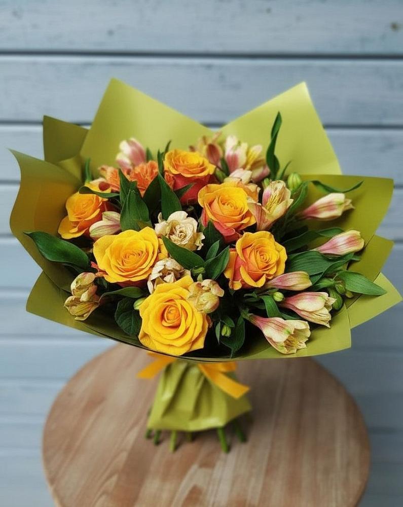 Букет цветов из: Альстромерии и Розы в Веселоярске