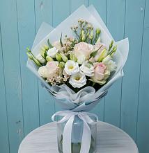 Букет цветов из:  Розы и Лизиантусы в Веселоярске