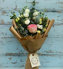 Букет цветов из:  Розы и Лизиантусы в Веселоярске